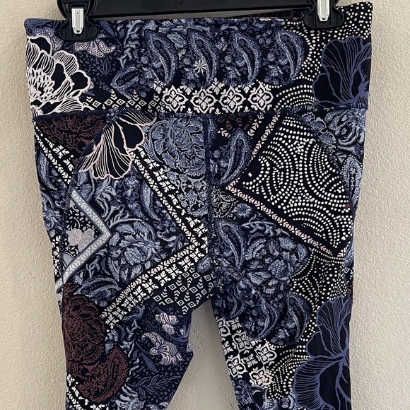 ATHLETA Long Nylon/Spandex Running/Exercise Tights: Floral Print: MEDIUM; NWOT! - Picture 2 of 7